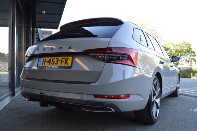 Skoda SUPERB Combi 1.5 TSI ACT Sportline Led Leder Panorama Virtual Camera Keyless Pdc