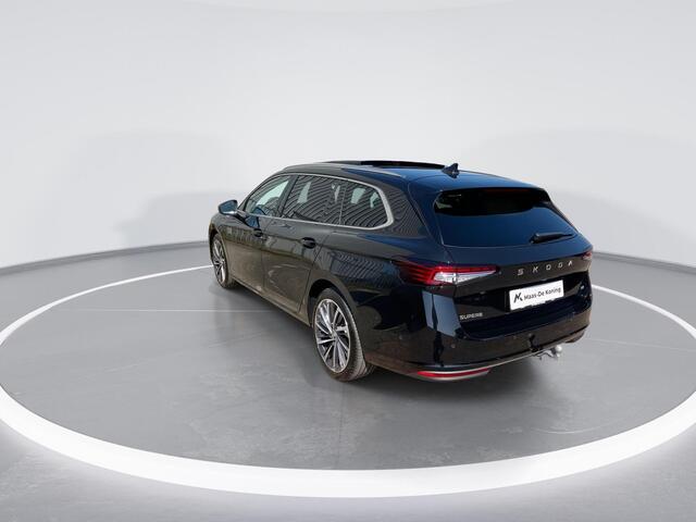 Skoda SUPERB 1.5TSI 150kW/204PK PHEV Laurin en Klement · Leder · Panoramadak · Trekhaak · Garantie t/m 02-03-2030 of 100000km.