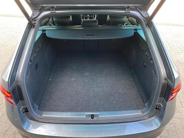 Skoda SUPERB Combi 1.4 TSI PHEV 217pk DSG-6 Sportline Business met Stoelv, Ca