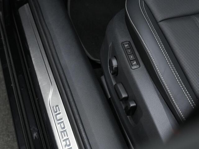 Skoda SUPERB 1.4 TSI iV 218 pk Laurin & Klement | Panoramadak | Trekhaak | Leder | Geheugen-/ventilatiestoelen | Navigatie Columbus | Matrix LED | Canton