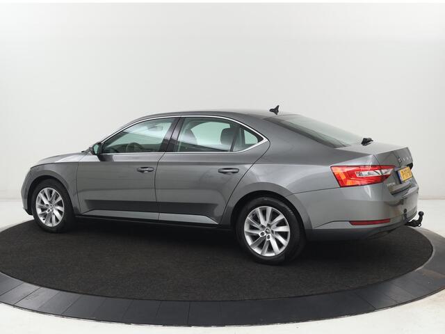 Skoda SUPERB 1.4 TSI iV Business Edition Plus | SOH 90,1% | Trekhaak | Stoelverwarming | Adaptive cruise | Carplay | Camera | Achterbankverwarming | Navigatie | Keyless | Side Assist | Full LED | PHEV | Plug In