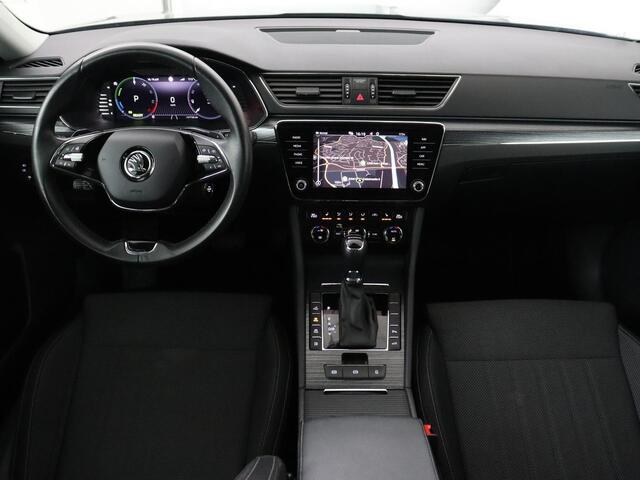 Skoda SUPERB 1.4 TSI iV Business Edition Plus | SOH 90,1% | Trekhaak | Stoelverwarming | Adaptive cruise | Carplay | Camera | Achterbankverwarming | Navigatie | Keyless | Side Assist | Full LED | PHEV | Plug In