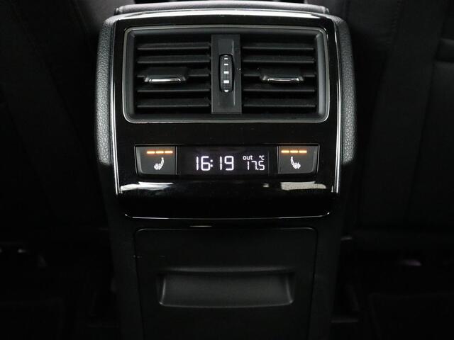 Skoda SUPERB 1.4 TSI iV Business Edition Plus | SOH 90,1% | Trekhaak | Stoelverwarming | Adaptive cruise | Carplay | Camera | Achterbankverwarming | Navigatie | Keyless | Side Assist | Full LED | PHEV | Plug In