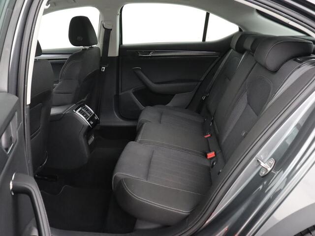 Skoda SUPERB 1.4 TSI iV Business Edition Plus | SOH 90,1% | Trekhaak | Stoelverwarming | Adaptive cruise | Carplay | Camera | Achterbankverwarming | Navigatie | Keyless | Side Assist | Full LED | PHEV | Plug In