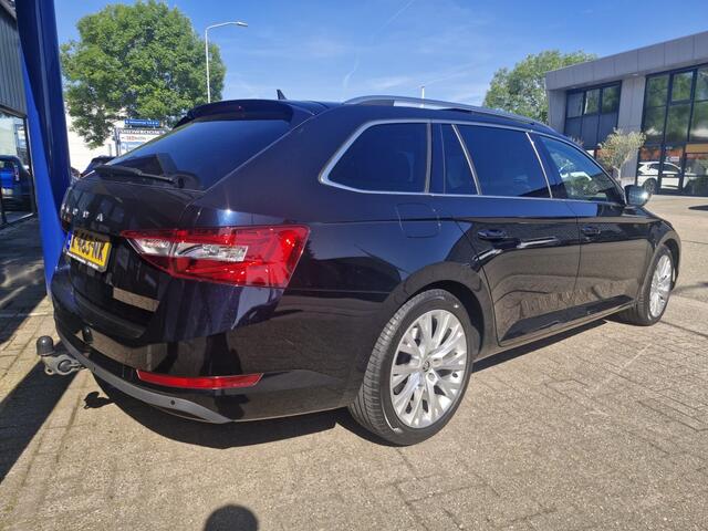 Skoda SUPERB Combi 1.5 TSI Business Edition Plus | Panoramadak | Trekhaak | Navi |