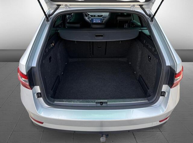 Skoda SUPERB sportline Apple carplay led verl.