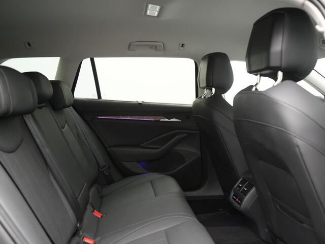 Skoda SUPERB Combi 1.5 TSI Laurin & Klement PHEV 204pk Dealer O.H. | Trekhaak Af Fabriek | Head Up | Adaptive Cruise | 360 Camera | Lederen Comfortzetels Massage & Ventilatie & Memory | Canton Audio | Stuur & Stoelen Verwarmd | Keyless | Blis | CCP!!!