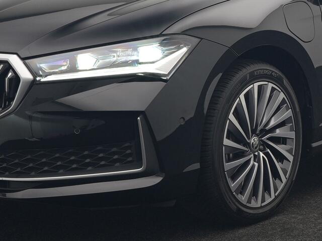 Skoda SUPERB Combi 1.5 TSI Laurin & Klement PHEV 204pk Dealer O.H. | Trekhaak Af Fabriek | Head Up | Adaptive Cruise | 360 Camera | Lederen Comfortzetels Massage & Ventilatie & Memory | Canton Audio | Stuur & Stoelen Verwarmd | Keyless | Blis | CCP!!!