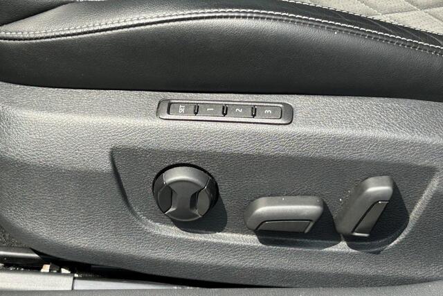 Skoda SUPERB Combi 1.4 TSI iV Sportline Business PANO 19" STANDKACHEL EL. STOELEN VOL!