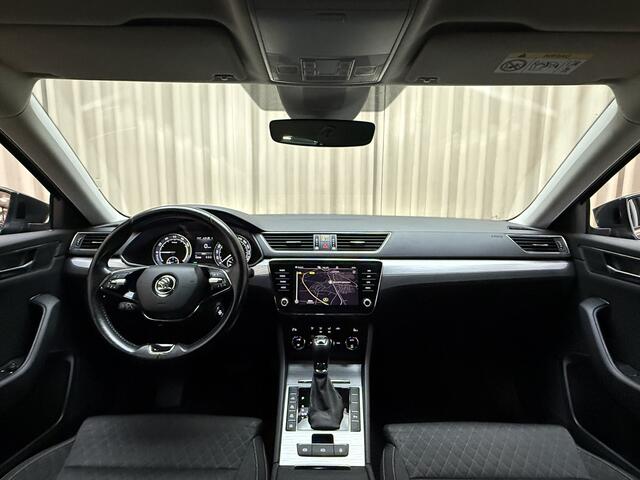 Skoda SUPERB Combi 1.4 TSI iV Carplay / 18'' LMV / Trekhaak / Adaptive Cruise / LED / Navigatie / PDC V&A