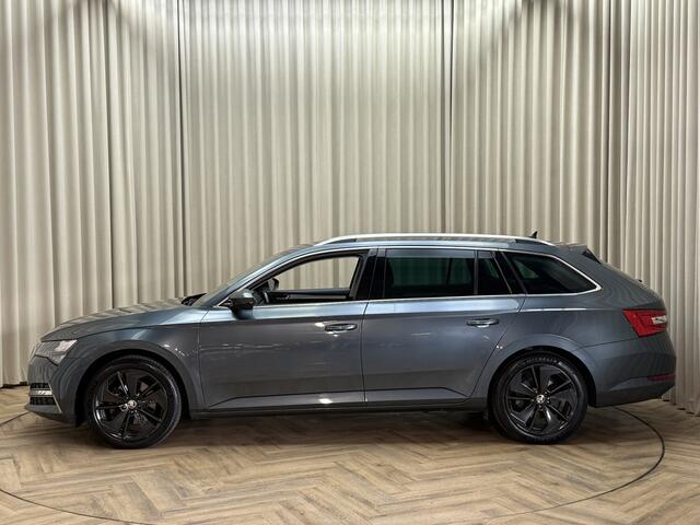 Skoda SUPERB Combi 1.4 TSI iV Carplay / 18'' LMV / Trekhaak / Adaptive Cruise / LED / Navigatie / PDC V&A