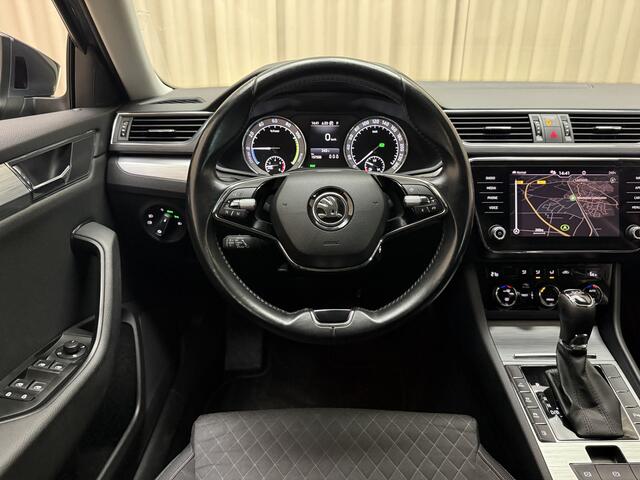 Skoda SUPERB Combi 1.4 TSI iV Carplay / 18'' LMV / Trekhaak / Adaptive Cruise / LED / Navigatie / PDC V&A