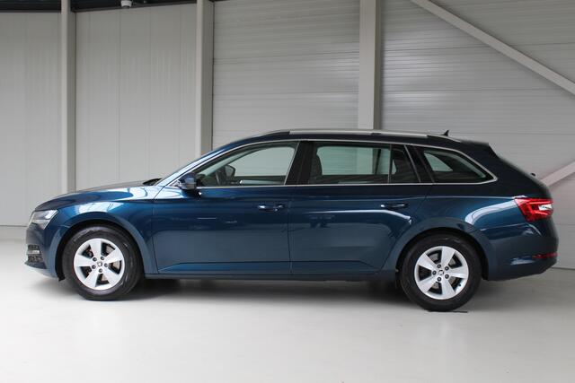 Skoda SUPERB Combi 1.5 TSI ACT Business Edition Navigatie | Stoelverwarming | Trekhaak | el. stoelverstelling