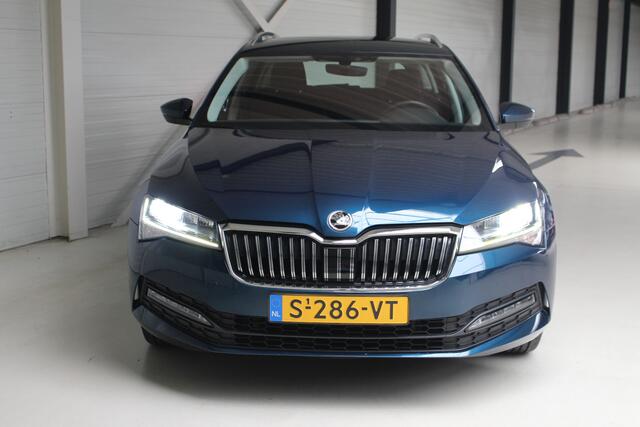 Skoda SUPERB Combi 1.5 TSI ACT Business Edition Navigatie | Stoelverwarming | Trekhaak | el. stoelverstelling
