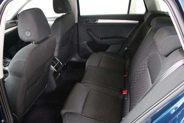 Skoda SUPERB Combi 1.5 TSI ACT Business Edition Navigatie | Stoelverwarming | Trekhaak | el. stoelverstelling