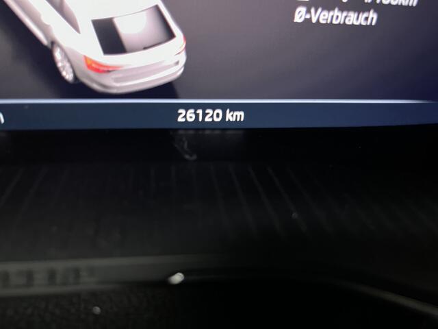 Skoda SUPERB Combi 1.4 TSI iV Laurin & Klement / AUTOMAAT/ PANO/ TREKHAAK/ LEER/ STANDKACHEL/ DCC/ 360 CAMERA/ ACC/ STUUR+STOELVERWARM.+KOEL./ MEMORY SEAT/ ELEK.ACHTERKLEP/ KEYLESS/ DODEHOEK/ SMARTLINK/ NAVI/ DAB/ CLIMA/ LED/ 18'' LMV