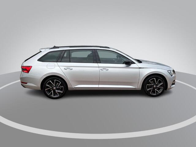 Skoda SUPERB Combi 1.4TSI 160kW/218PK iV Sportline DSG · Panoramadak · Trekhaak · 360°Camera + Parkeersensoren · Stoelverwarming · Apple/Android Car Play ·