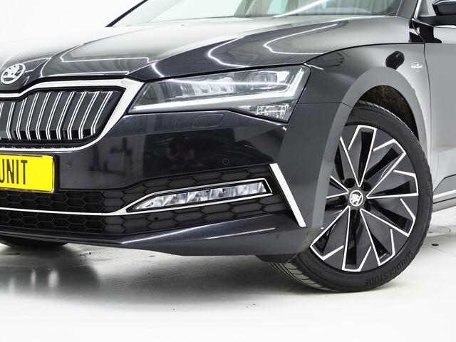 Skoda SUPERB Combi 1.4 TSI iV Laurin & Klement | Panoramadak | Leder | Trekhaak | Massage | Canton | Keyless | Adaptive Cruise
