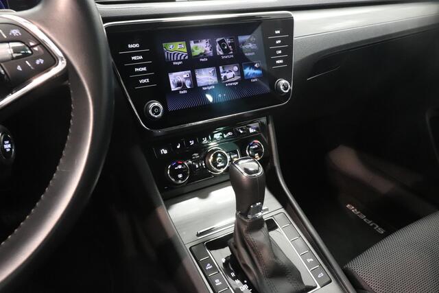 Skoda SUPERB Combi 1.4 TSI iV Business Edition Plus | Camera | SoH 100% | El. stoelen & achterklep | LED koplampen | Navigatie |