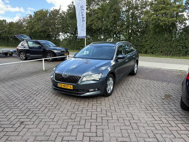 Skoda SUPERB Combi 1.4 TSI Ambition TREKHAAK NAVI CARPLAY CLIMA