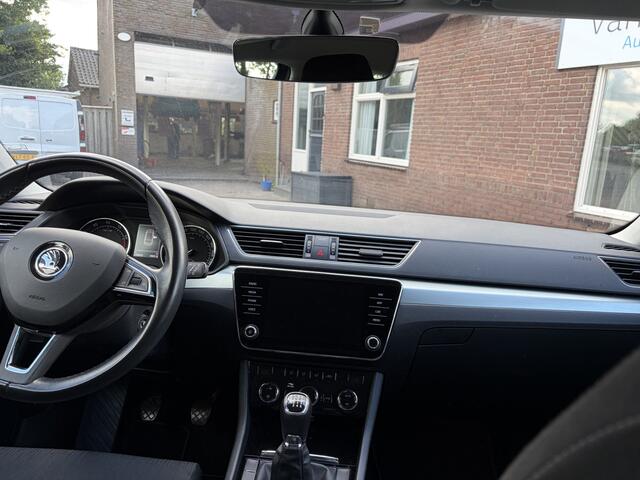Skoda SUPERB Combi 1.4 TSI Ambition TREKHAAK NAVI CARPLAY CLIMA