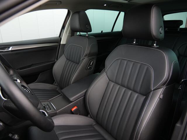 Skoda SUPERB Combi 1.4 TSI iV Style 218 Pk Automaat Navi / DAB / Apple Carplay / Pano-dak