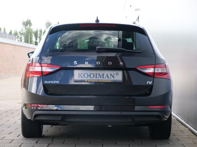 Skoda SUPERB Combi 1.4 TSI iV Style 218 Pk Automaat Navi / DAB / Apple Carplay / Pano-dak