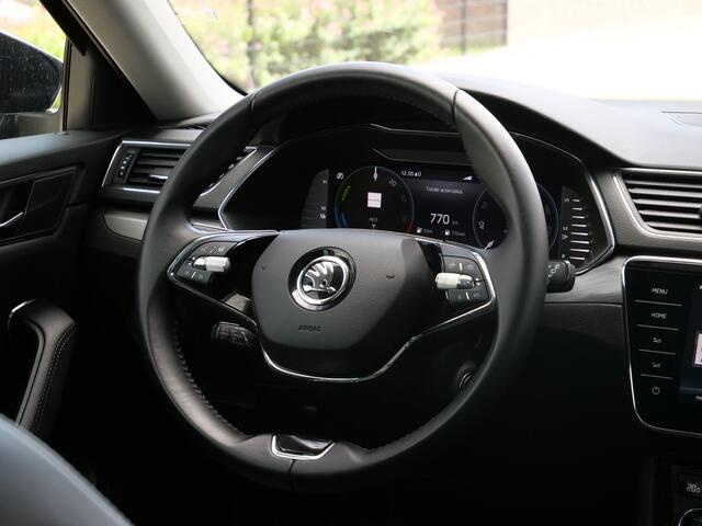 Skoda SUPERB Combi 1.4 TSI iV Style 218 Pk Automaat Navi / DAB / Apple Carplay / Pano-dak