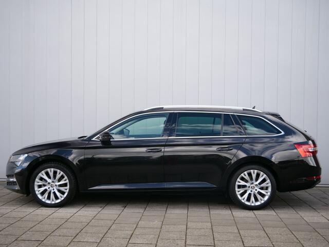 Skoda SUPERB Combi 1.4 TSI iV Style 218 Pk Automaat Navi / DAB / Apple Carplay / Pano-dak