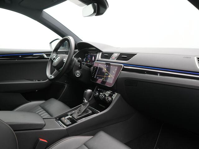 Skoda SUPERB Combi 1.4 TSI iV Laurin & Klement PHEV 218pk Dealer O.H. | Trekhaak Af Fabriek | Panodak | Adaptive Cruise | 360 Camera | Canton Audio | Lederen Comfortzetels Massage & Ventilatie & Memory | Sfeerverlichting | Keyless | Blis | Stuur Verwarmd | Plug In Hyb