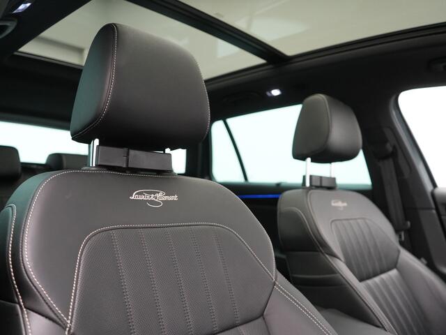 Skoda SUPERB Combi 1.4 TSI iV Laurin & Klement PHEV 218pk Dealer O.H. | Trekhaak Af Fabriek | Panodak | Adaptive Cruise | 360 Camera | Canton Audio | Lederen Comfortzetels Massage & Ventilatie & Memory | Sfeerverlichting | Keyless | Blis | Stuur Verwarmd | Plug In Hyb