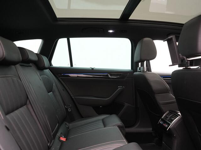 Skoda SUPERB Combi 1.4 TSI iV Laurin & Klement PHEV 218pk Dealer O.H. | Trekhaak Af Fabriek | Panodak | Adaptive Cruise | 360 Camera | Canton Audio | Lederen Comfortzetels Massage & Ventilatie & Memory | Sfeerverlichting | Keyless | Blis | Stuur Verwarmd | Plug In Hyb