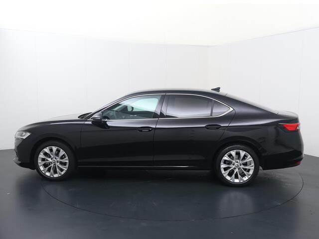 Skoda SUPERB First Edition 1.5 TSI | 150 PK | Automaat | Trekhaak wegklapbaar | Massagestoelen | Adaptive Cruise Control | 18'' Lichtmetalen velgen | Achteruitrijcamera |