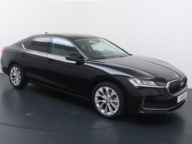 Skoda SUPERB First Edition 1.5 TSI | 150 PK | Automaat | Trekhaak wegklapbaar | Massagestoelen | Adaptive Cruise Control | 18'' Lichtmetalen velgen | Achteruitrijcamera |