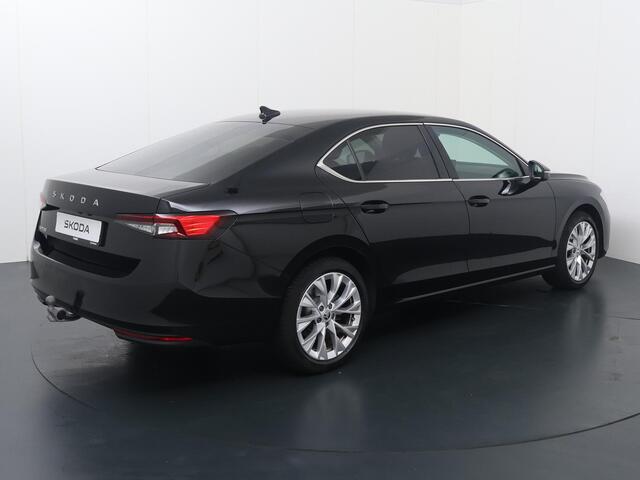 Skoda SUPERB First Edition 1.5 TSI | 150 PK | Automaat | Trekhaak wegklapbaar | Massagestoelen | Adaptive Cruise Control | 18'' Lichtmetalen velgen | Achteruitrijcamera |