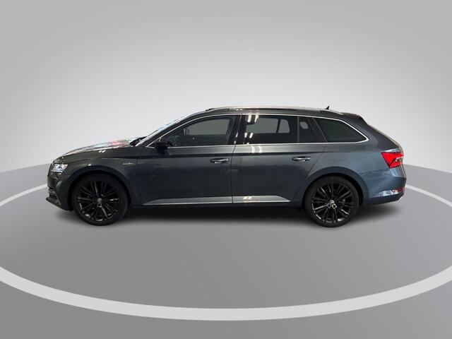 Skoda SUPERB Combi 1.4 TSI iV 218pk DSG Laurin & Klement · Panoramadak · Inklap. Trekhaak · Canton Audio · Lederen Bekleding · Elek. Stoelen + Geheugen Bestuurder · Stuur- & Stoelverwarming ·