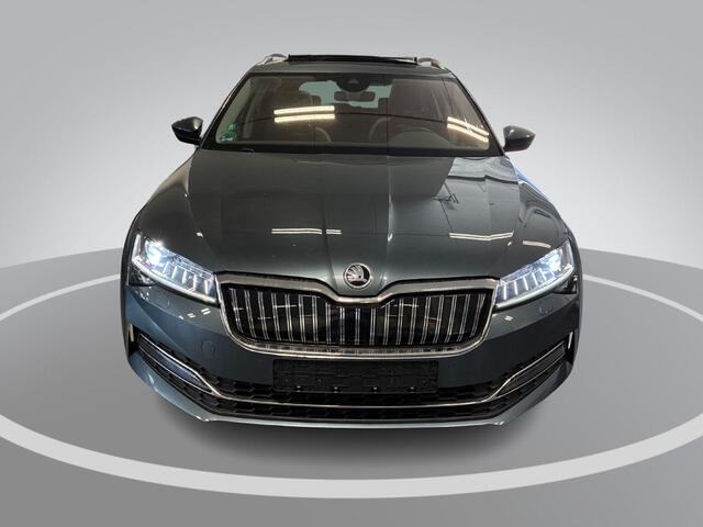 Skoda SUPERB Combi 1.4 TSI iV 218pk DSG Laurin & Klement · Panoramadak · Inklap. Trekhaak · Canton Audio · Lederen Bekleding · Elek. Stoelen + Geheugen Bestuurder · Stuur- & Stoelverwarming ·