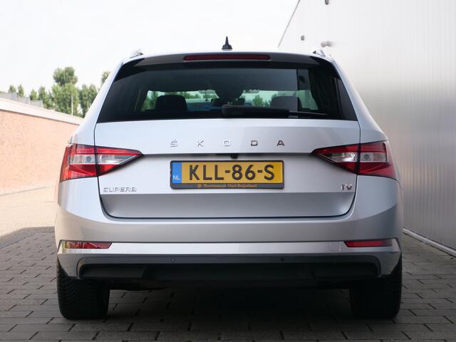Skoda SUPERB Combi 1.4 TSI iV Style 218 Pk Automaat Navi / DAB / Apple Carplay / Pano-dak