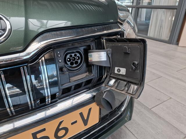 Skoda SUPERB Combi 1.4 TSI iV 218pk Business Edition | Trekhaak | Elekr. verstelbare memory seat | Camera | Cruise | Clima |