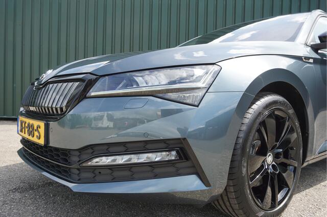 Skoda SUPERB Combi 1.4TSI iV Sportline Business PHEV + Trekhaak/ Camera/ LED/ Full Options/ Schitterend!