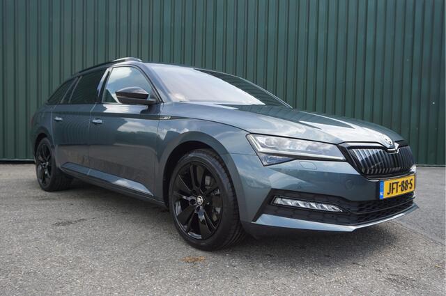 Skoda SUPERB Combi 1.4TSI iV Sportline Business PHEV + Trekhaak/ Camera/ LED/ Full Options/ Schitterend!