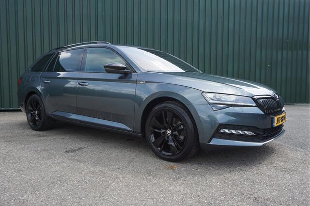 Skoda SUPERB Combi 1.4TSI iV Sportline Business PHEV + Trekhaak/ Camera/ LED/ Full Options/ Schitterend!
