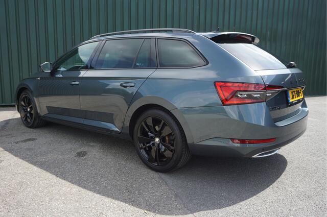 Skoda SUPERB Combi 1.4TSI iV Sportline Business PHEV + Trekhaak/ Camera/ LED/ Full Options/ Schitterend!