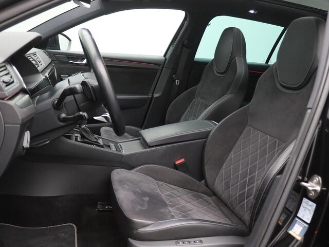 Skoda SUPERB Combi 1.4 TSI iV Sportline Business 218PK DSG SOH 90,13%, Panoramadak, 360gr. Camera, Memorystoel, 19" LM Velgen, Keyless, Adaptieve Cruise Control, Side Assist