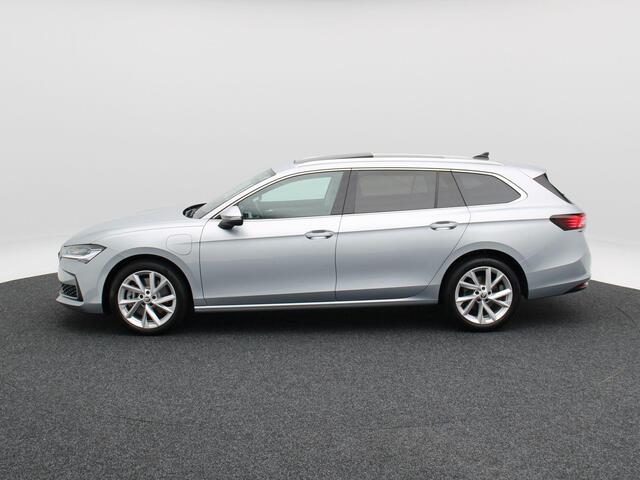 Skoda SUPERB Combi 1.5 TSi 204 Pk Automaat PHEV Edition | Stoelverwarming | Adaptive Cruise | Panorama dak | Camera | CarPlay | 18 Inch | 11.775 Km !!