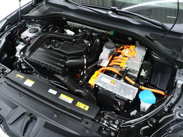 Skoda SUPERB Combi 1.5 TSI PHEV Laurin & Klement | Leder | Massage | HUD | Canton | Camera | Sfeerlicht | Memory | Keyless