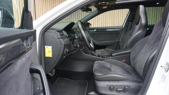 Skoda SUPERB Combi 1.8 TSI 180pk Sportline Business dsg Pano Elek.trekhaak Keyless Canton Stoelverw *NL auto* Maxton DAB 19 inch LM Cruise Standkachel *198201km*