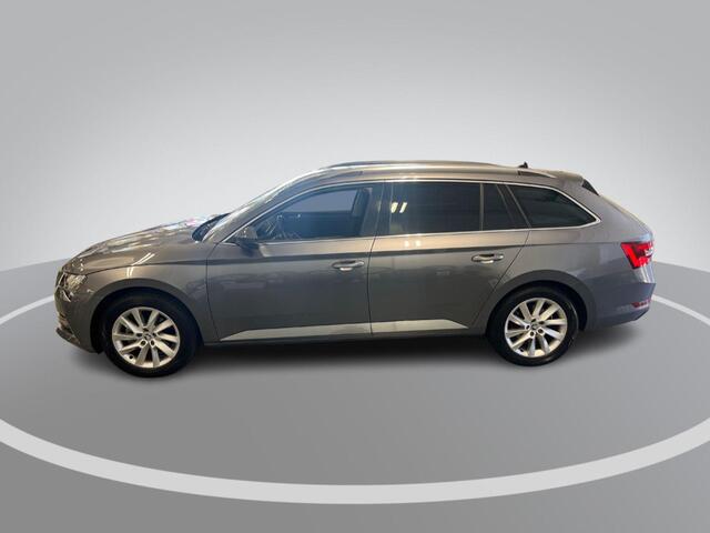 Skoda SUPERB Combi 1.4 TSI iV 218pk DSG Business Edition Plus · Camera · Inklap. Trekhaak · Stoelverwarming · Keyless · ACC · Apple/Android Car Play · Garantie t/m 17-06-2028 of 100.000km
