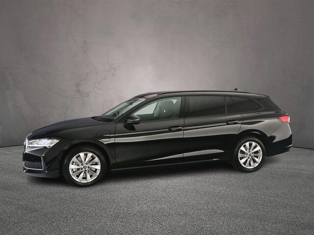 Skoda SUPERB Combi Edition 1.5 TSI PHEV 204pk DSG Automaat Trekhaak, Adaptive cruise control, Achteruitrijcamera, Navigatie, LED koplampen, App connect, Stoelverwarming