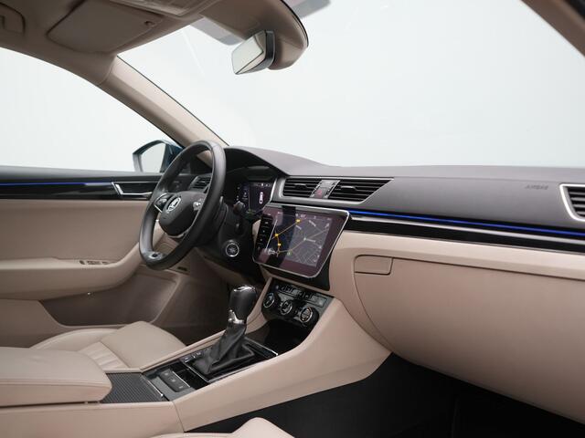 Skoda SUPERB Combi 1.4 TSI iV Laurin & Klement PHEV 218pk Dealer O.H. | Trekhaak Af Fabriek | Adaptive Cruise | Camera | Lederen Comfortzetels Memory & Verwarmd | Stuur Verwarmd | Canton Audio | Blis | Keyless | Apple Carplay | Crystal LED | Navigatie | DAB | Plug In Hybrid |